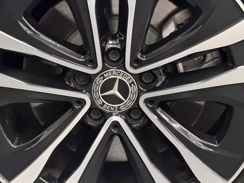 Certified 2025 Mercedes-Benz CLA 250 4MATIC image 17