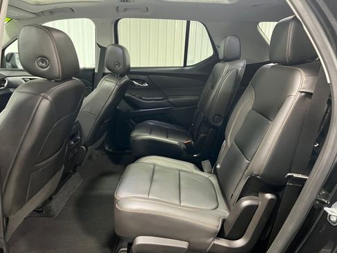 Used 2021 Chevrolet Traverse RS image 6