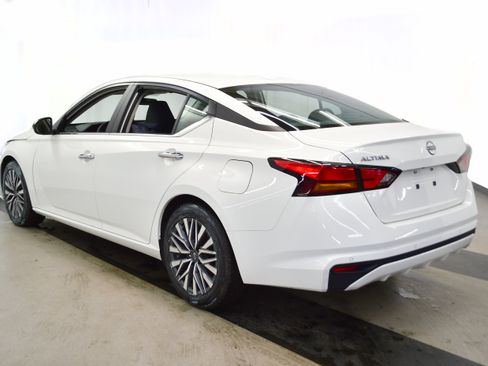 Used 2025 Nissan Altima 2.5 SV image 5
