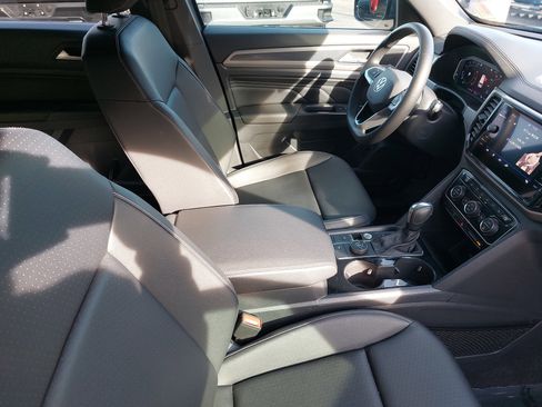 Used 2020 Volkswagen Atlas Cross Sport SEL image 10