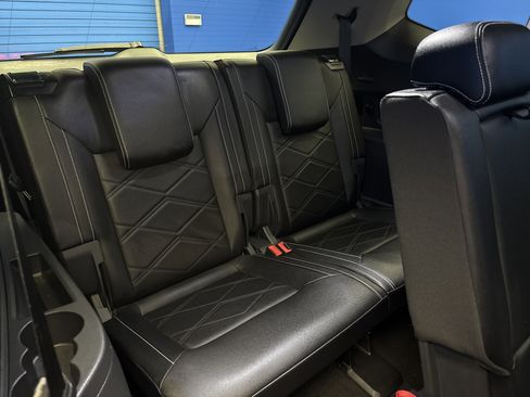 Certified 2025 Volkswagen Atlas SE image 25