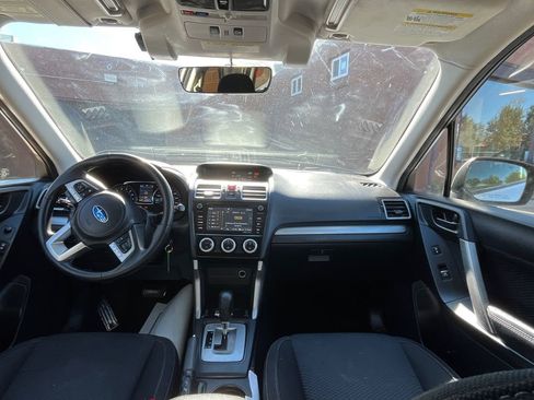 Used 2017 Subaru Forester 2.5i Premium image 17