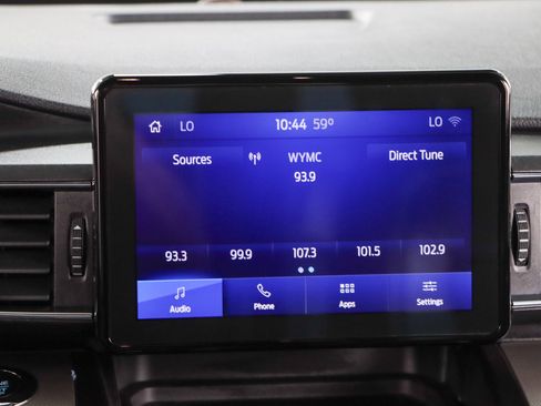 Used 2020 Ford Explorer XLT w/ Equipment Group 202A AWD/4WD image 19