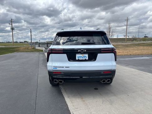 Certified 2026 Chevrolet Traverse LT w/ Midnight/Sport Edition AWD/4WD image 4