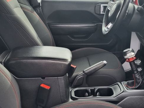 Used 2019 Jeep Wrangler Unlimited Rubicon w/ Steel Bumper Group image 28