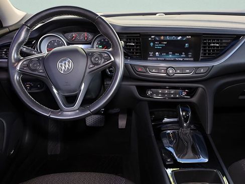 Used 2018 Buick Regal Preferred w/ Sights and Sounds Package AWD/4WD image 19