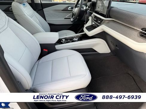 New 2026 Ford Explorer Platinum w/ LUX Leather Package AWD/4WD image 13