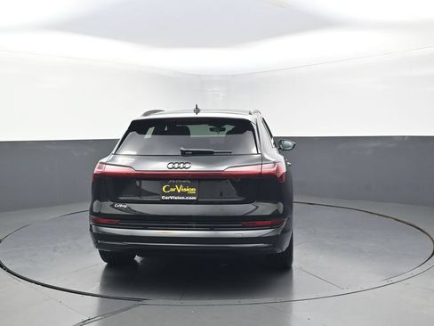 Used 2022 Audi e-tron Premium Plus w/ Premium Plus Package AWD/4WD image 7