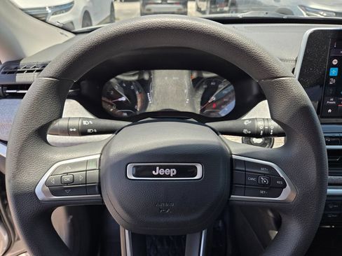 Used 2022 Jeep Compass Sport AWD/4WD image 31