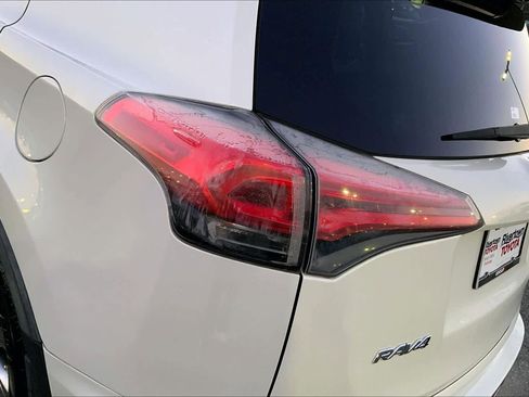 Used 2016 Toyota RAV4 Limited image 27