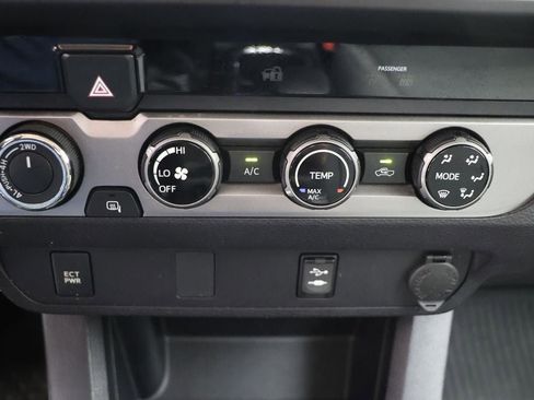 Used 2017 Toyota Tacoma SR w/ Tow Package image 26