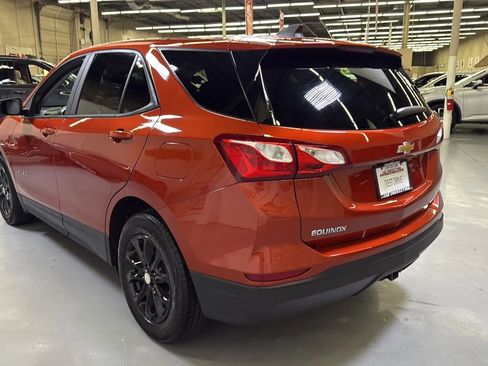 Used 2020 Chevrolet Equinox LS w/ LS Convenience Package image 6