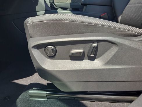 Used 2023 Volkswagen Atlas Cross Sport SE w/ Panoramic Sunroof Package AWD/4WD image 26