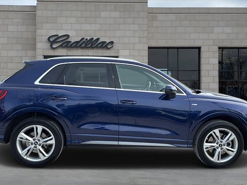 Used 2021 Audi Q3 2.0T Premium w/ Convenience Package image 2