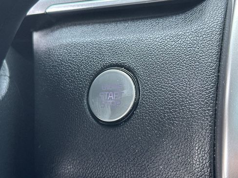 Certified 2022 Kia Sorento S w/ Panoramic Sunroof Package image 26