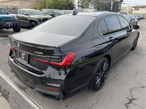 Used 2020 BMW 740i w/ M Sport Package image 7