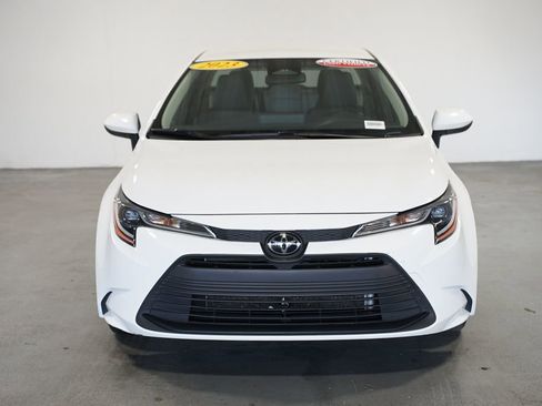 Certified 2023 Toyota Corolla LE image 2
