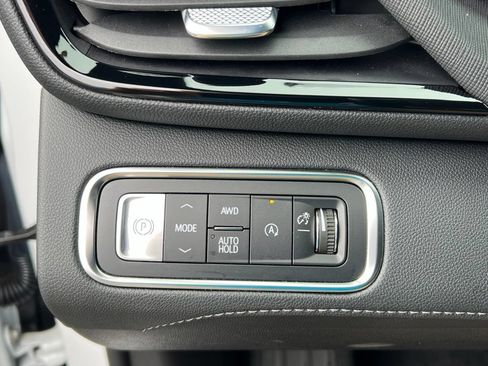 Used 2026 Buick Enclave Sport Touring AWD/4WD image 9