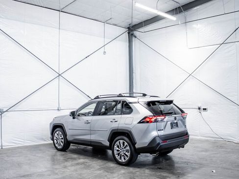 Used 2019 Toyota RAV4 XLE Premium w/ All Weather Liner Package image 8