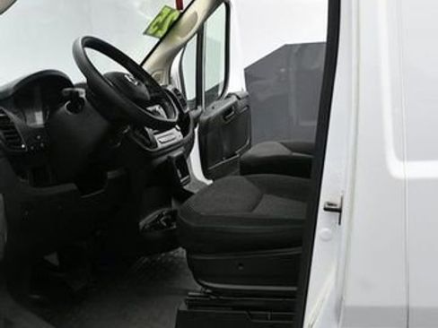 Used 2025 RAM ProMaster 2500 w/ Convenience Group FWD image 13