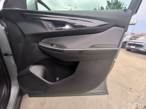 Used 2025 Chevrolet TrailBlazer LT AWD/4WD image 32