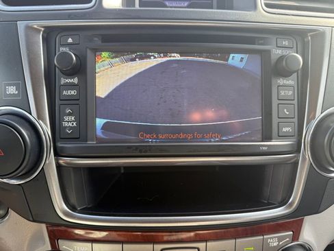 Used 2013 Toyota Highlander Limited image 21