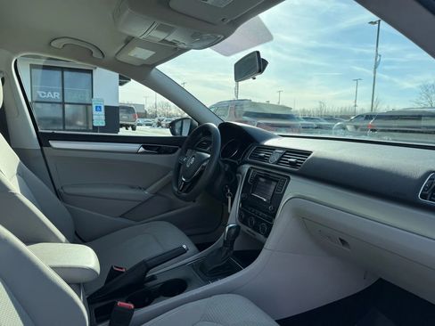 Used 2017 Volkswagen Passat 1.8T S image 23
