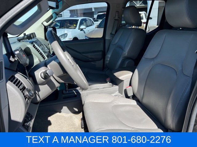 Used 2014 Nissan Frontier SV w/ SV Value Truck Package AWD/4WD image 18