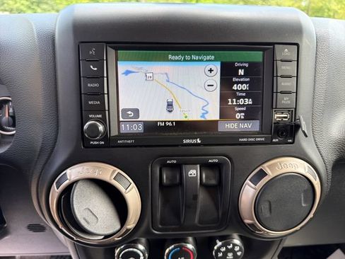 Used 2017 Jeep Wrangler Sahara AWD/4WD image 17