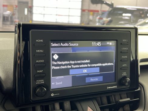 Used 2021 Toyota RAV4 LE image 18