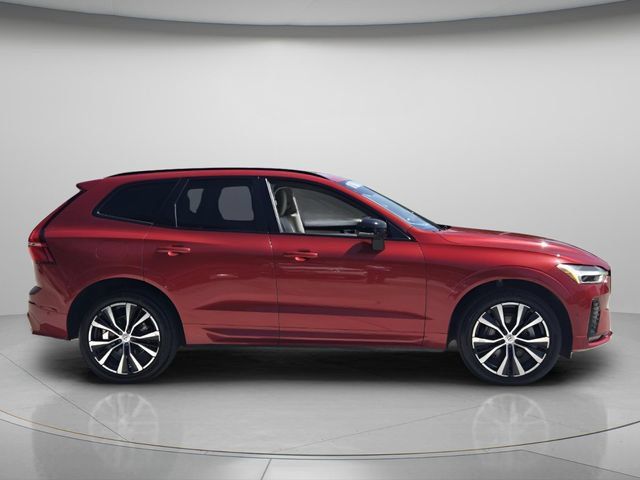 Used 2023 Volvo XC60 B5 Plus w/ Protection Package Premier FWD image 4