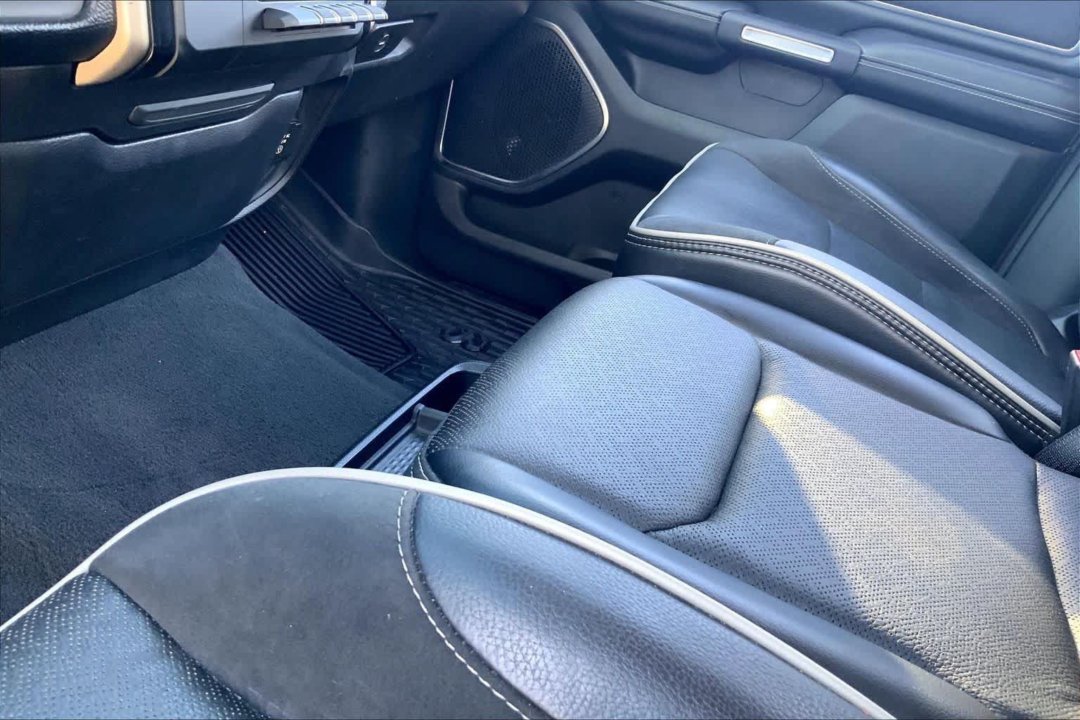Used 2019 RAM 1500 Laramie AWD/4WD image 17