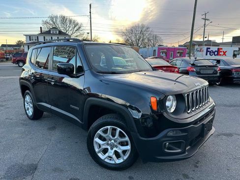 Used 2017 Jeep Renegade Latitude image 2