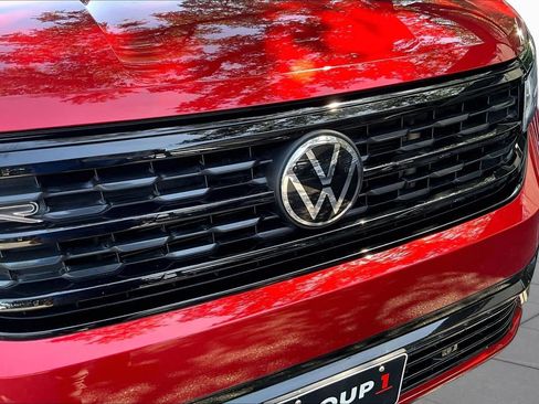 Certified 2023 Volkswagen Atlas Cross Sport SEL R-Line AWD/4WD image 32
