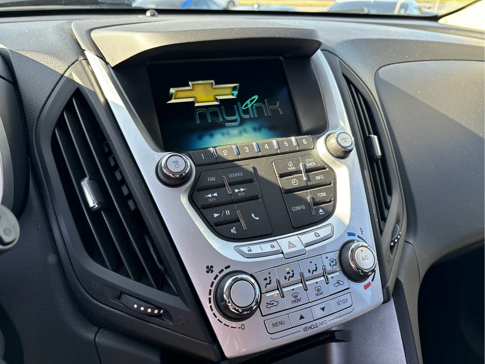 Used 2013 Chevrolet Equinox LT w/ Driver Convenience Package AWD/4WD image 11