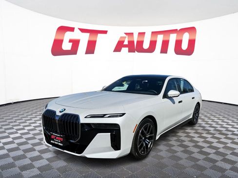 Used 2024 BMW 740i xDrive image 2