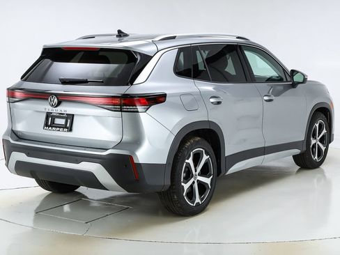 New 2026 Volkswagen Tiguan SE image 8