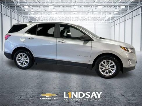 Used 2020 Chevrolet Equinox LS w/ LS Convenience Package FWD image 9
