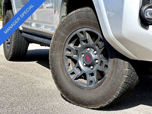 Used 2023 Toyota 4Runner TRD Off-Road Premium w/ Off Road Premium Plus Package AWD/4WD image 2