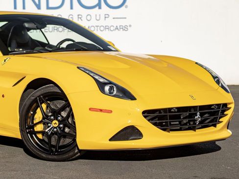 Used 2018 Ferrari California T image 7