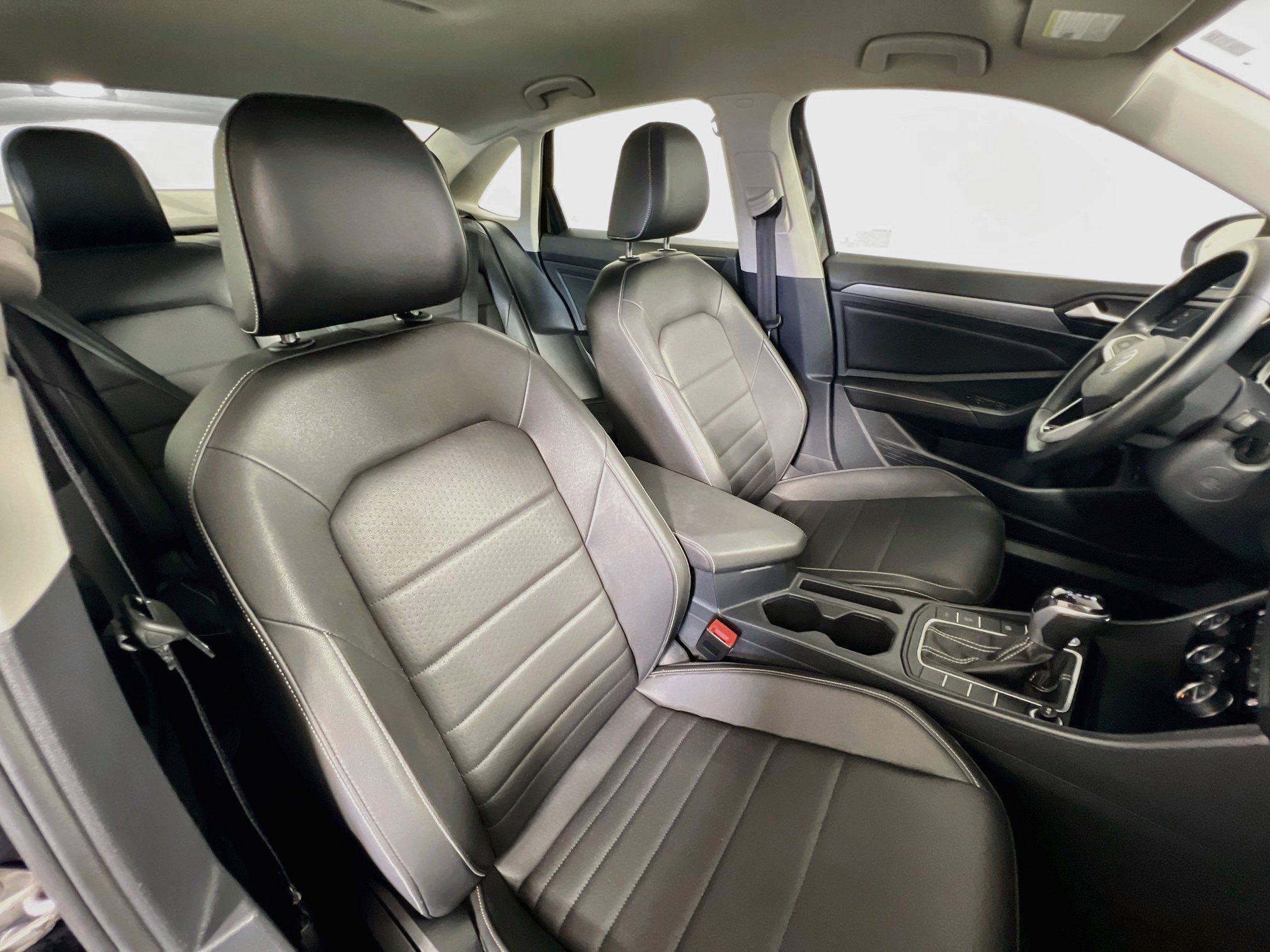 Used 2024 Volkswagen Jetta SE FWD image 30