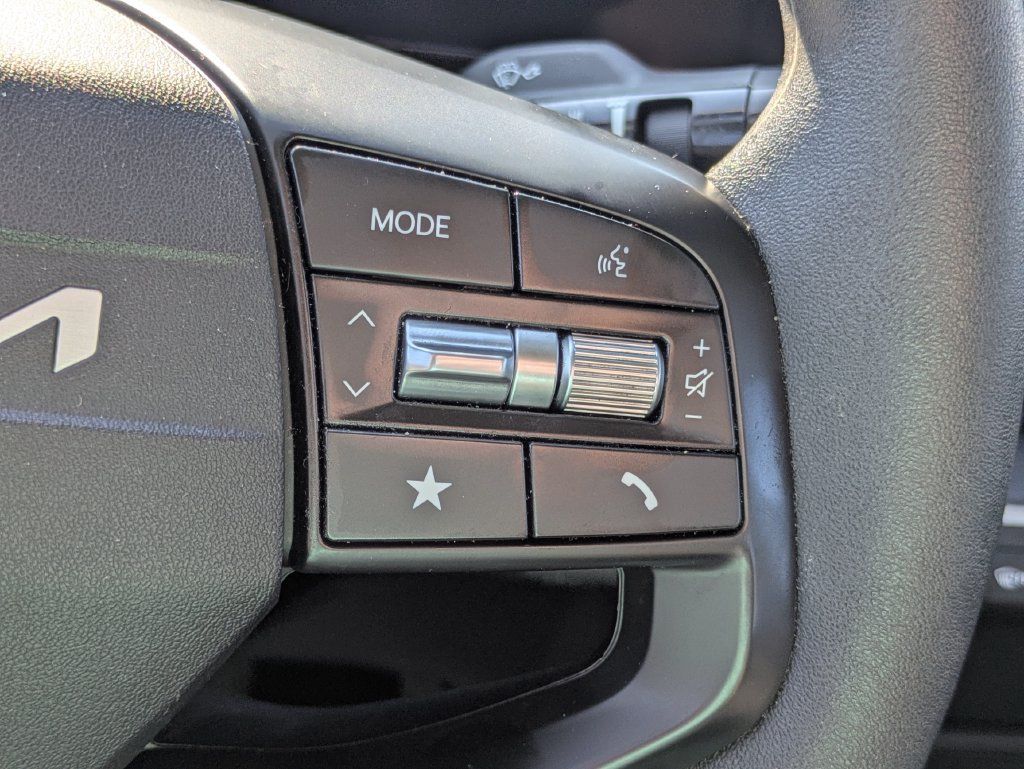 Used 2025 Kia K4 FWD image 13