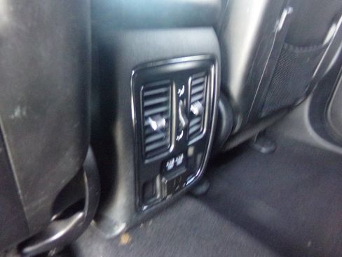 Used 2019 Jeep Grand Cherokee Limited image 34