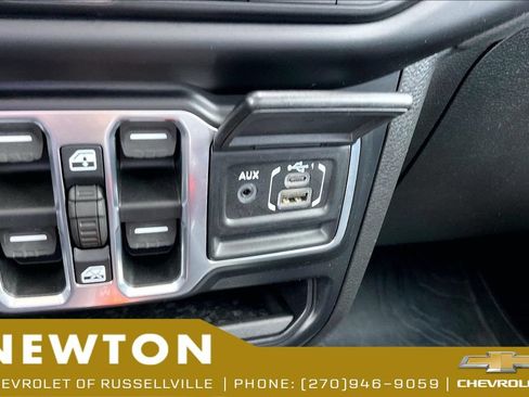 Used 2020 Jeep Gladiator Overland AWD/4WD image 32