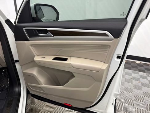 Used 2021 Volkswagen Atlas SE FWD image 15