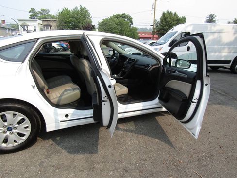 Used 2019 Ford Fusion S FWD image 25