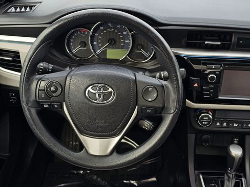 Used 2014 Toyota Corolla LE image 23