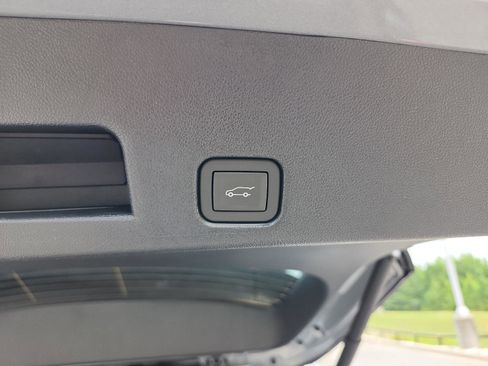 New 2025 Buick Enclave Preferred w/ Power Package image 9