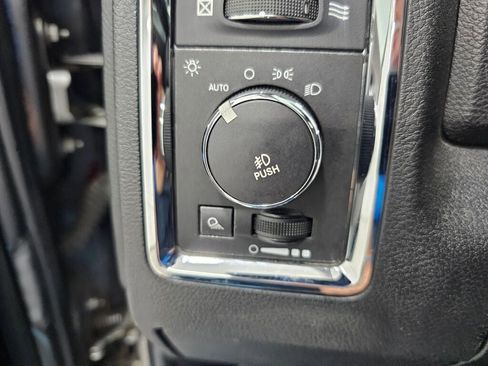 Used 2013 RAM 2500 Laramie w/ Cold Weather Group image 19