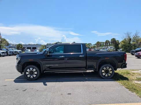 Used 2024 GMC Sierra 2500 Denali w/ Denali Reserve Package AWD/4WD image 3